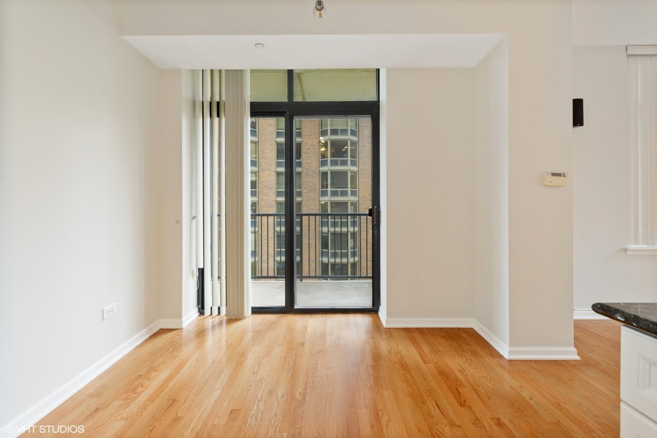 1122 Dearborn 9B rental