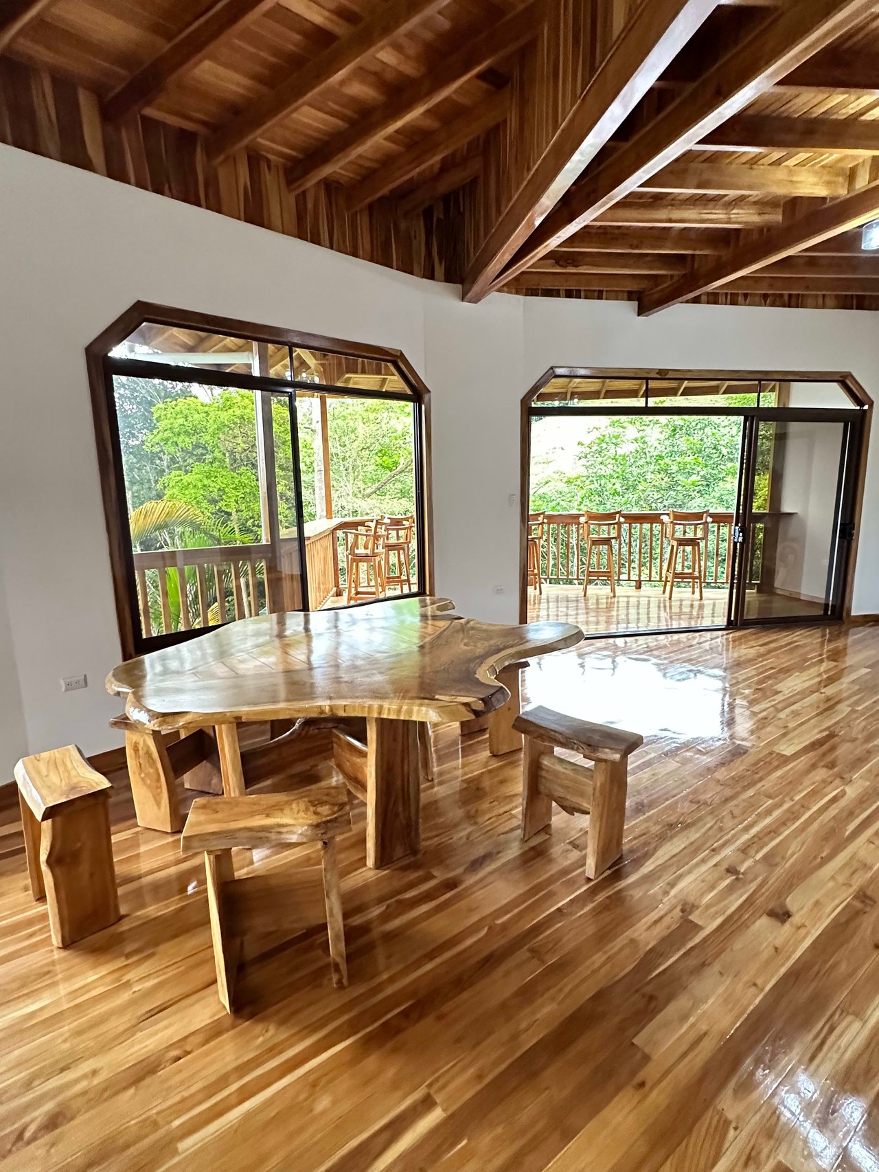 Discover the Charm of an Exotic Home in Las Tumbas, Costa Rica