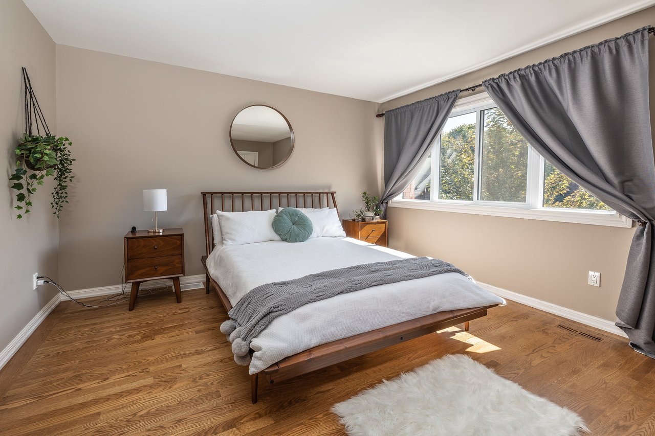 FAMILY TOWNHOME OFF THE PARK