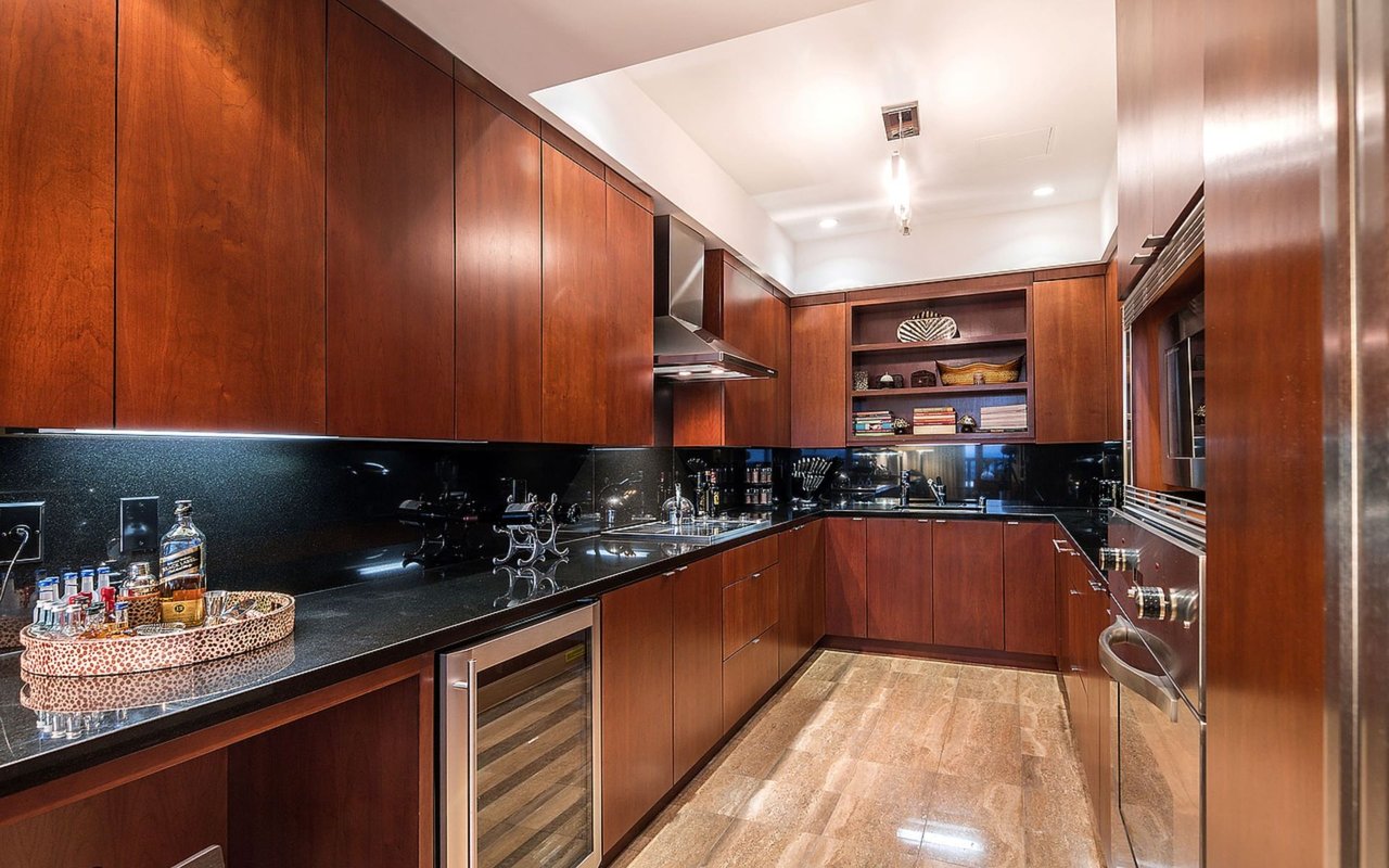9255 Doheny Rd, #804