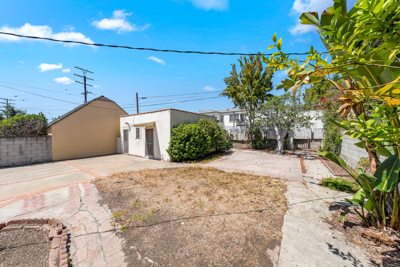 361 S Bundy Dr