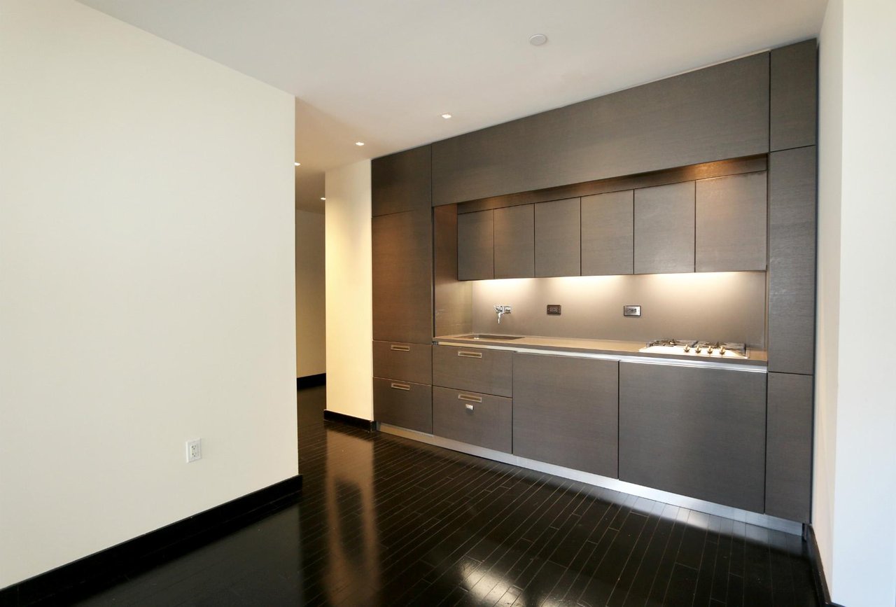 20 Pine Street Apt #2104