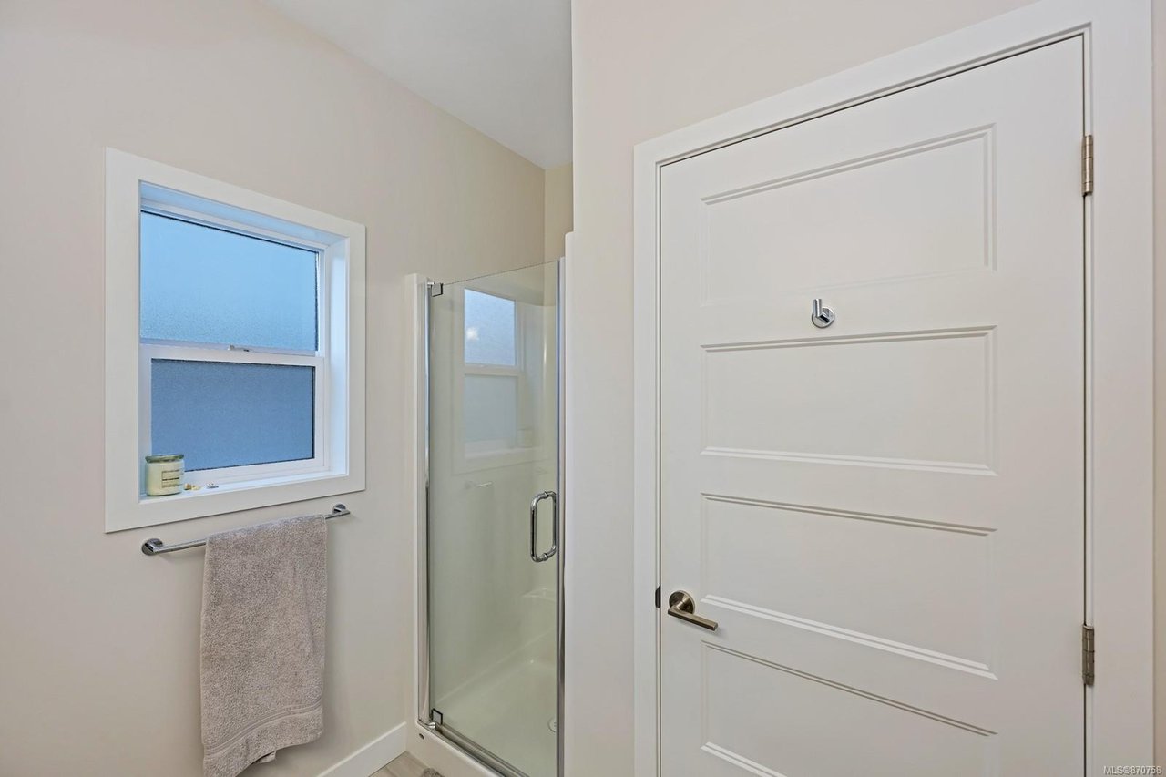 2214 Echo Valley Rise, Langford