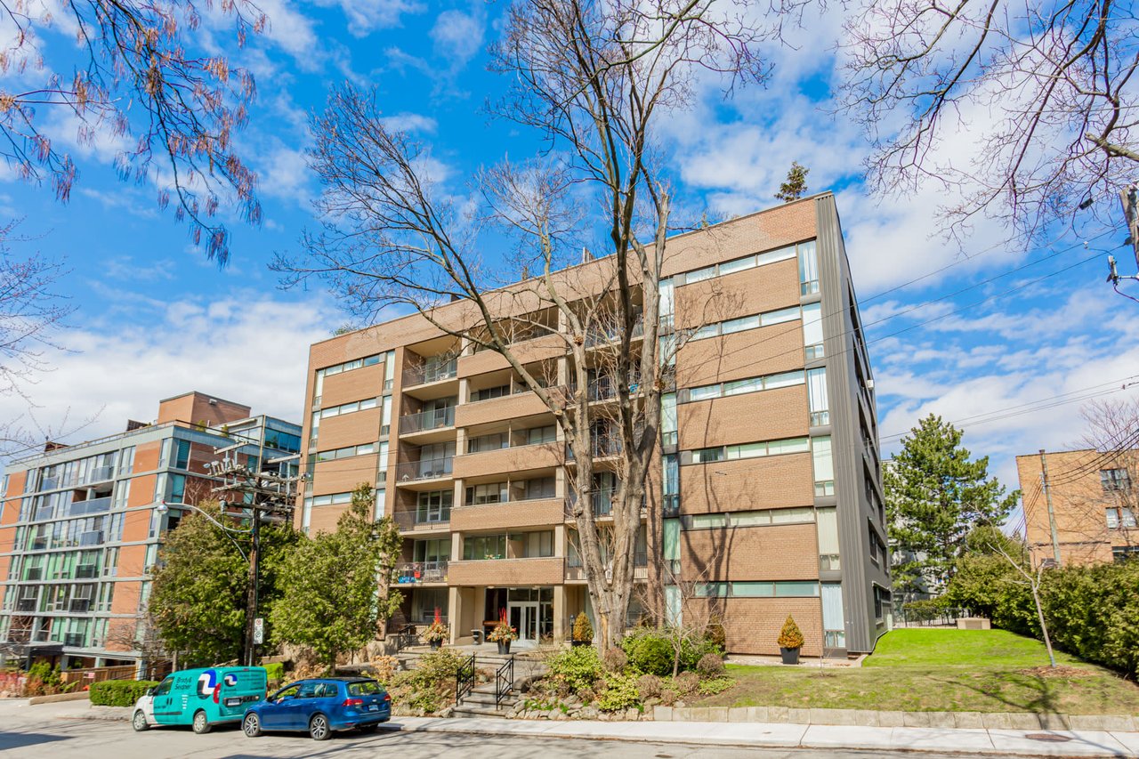 FOREST HILL CORNER SUITE