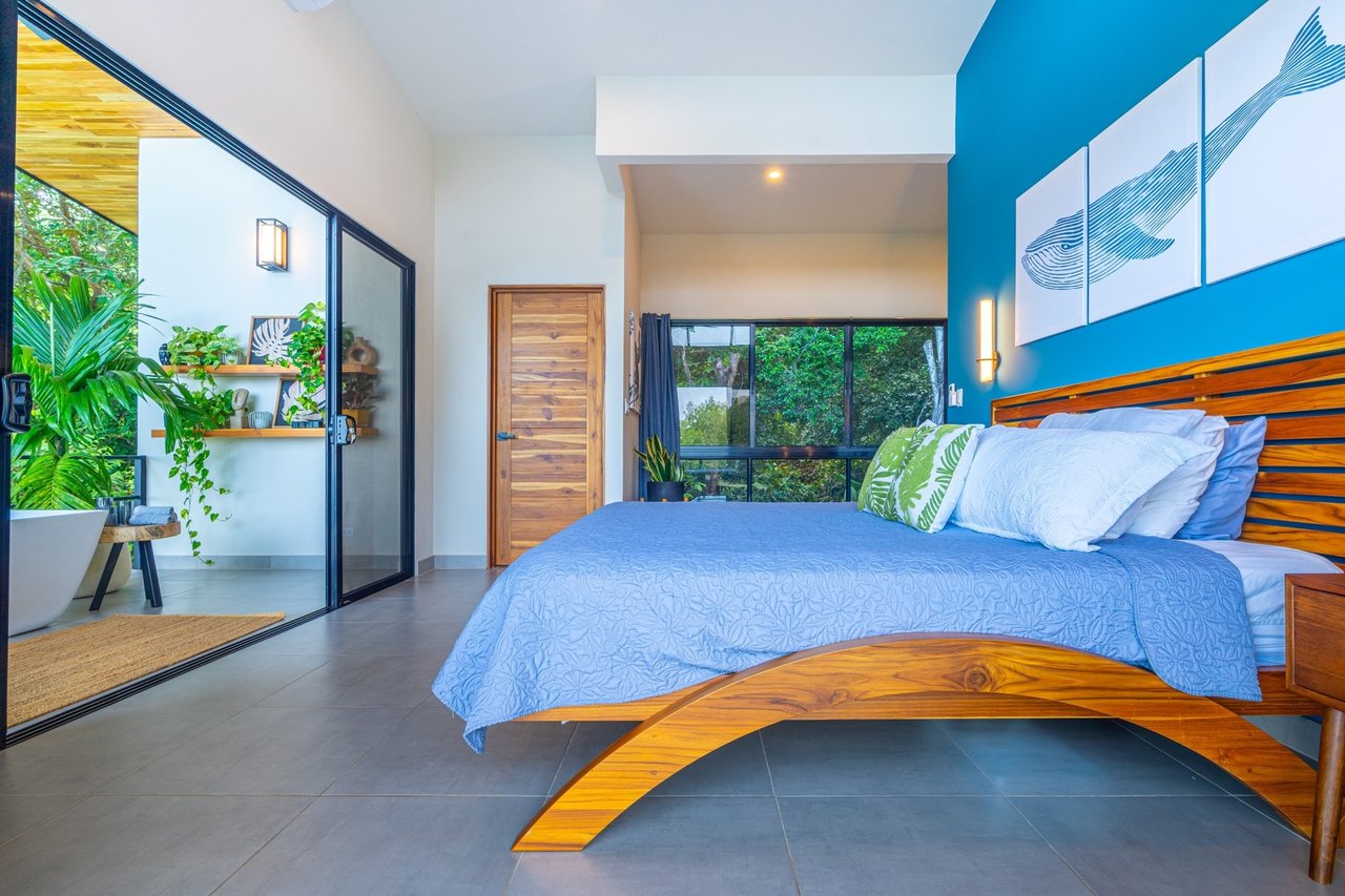 Modern Tropical Infinity Pool Home, Dominical, Puntarenas