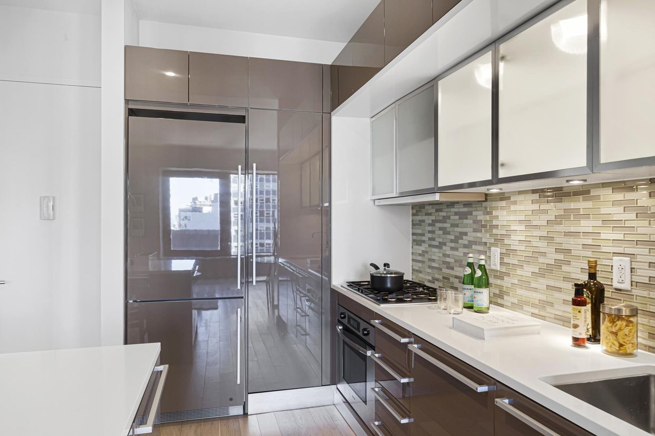 75 Wall Street, Apt 22-NN