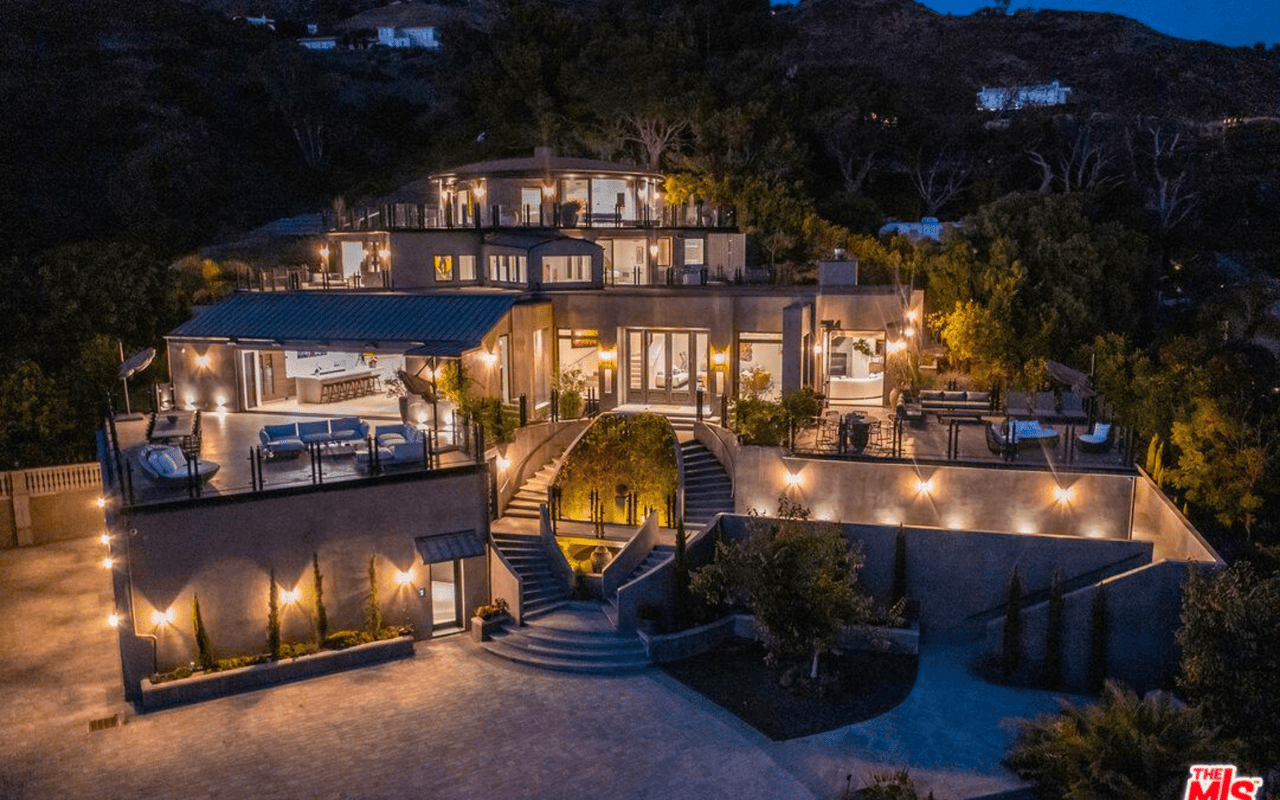 Malibu Real Estate Mastery: Yar Meshkaty's Decades of Success