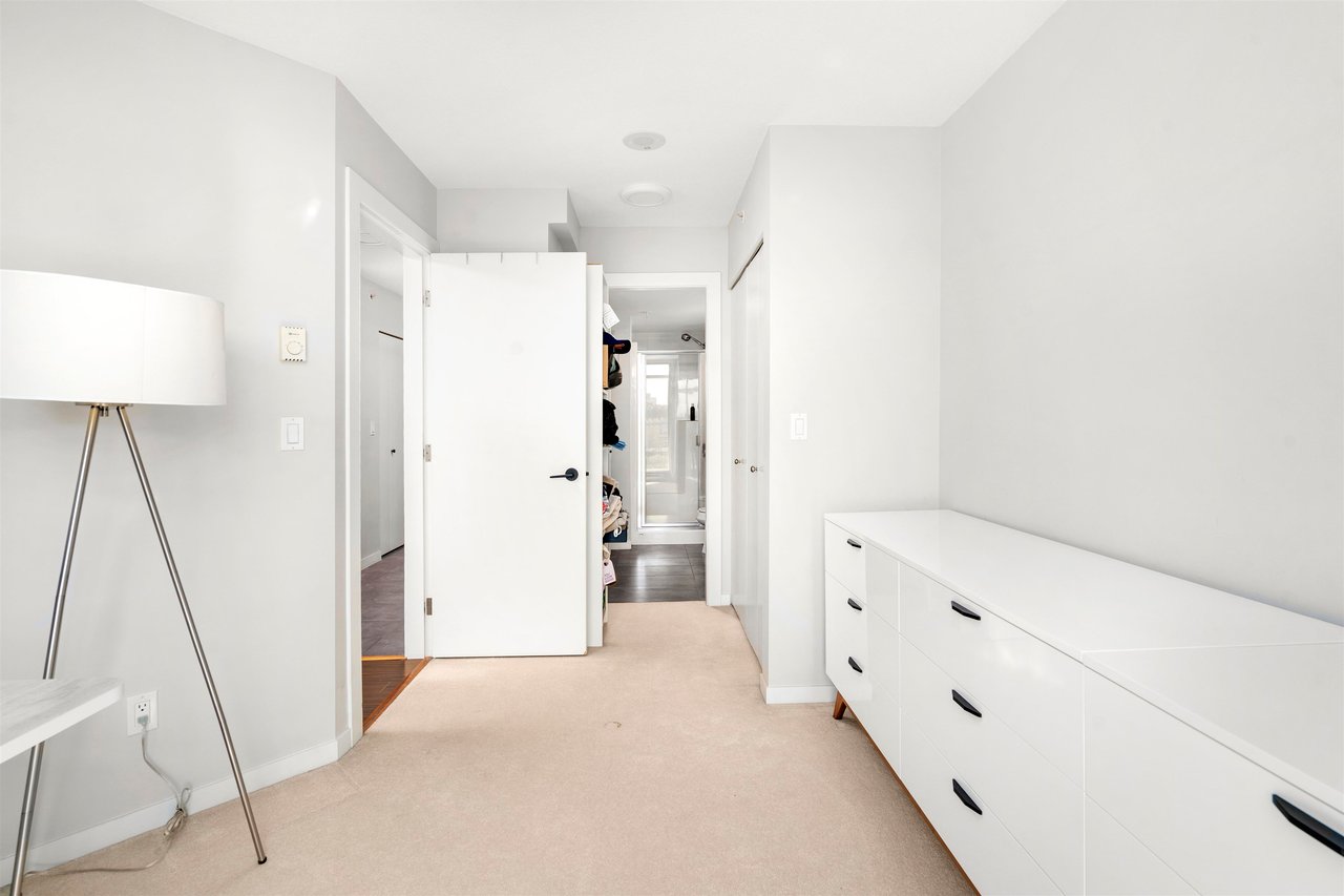 608-2133 Douglas Rd