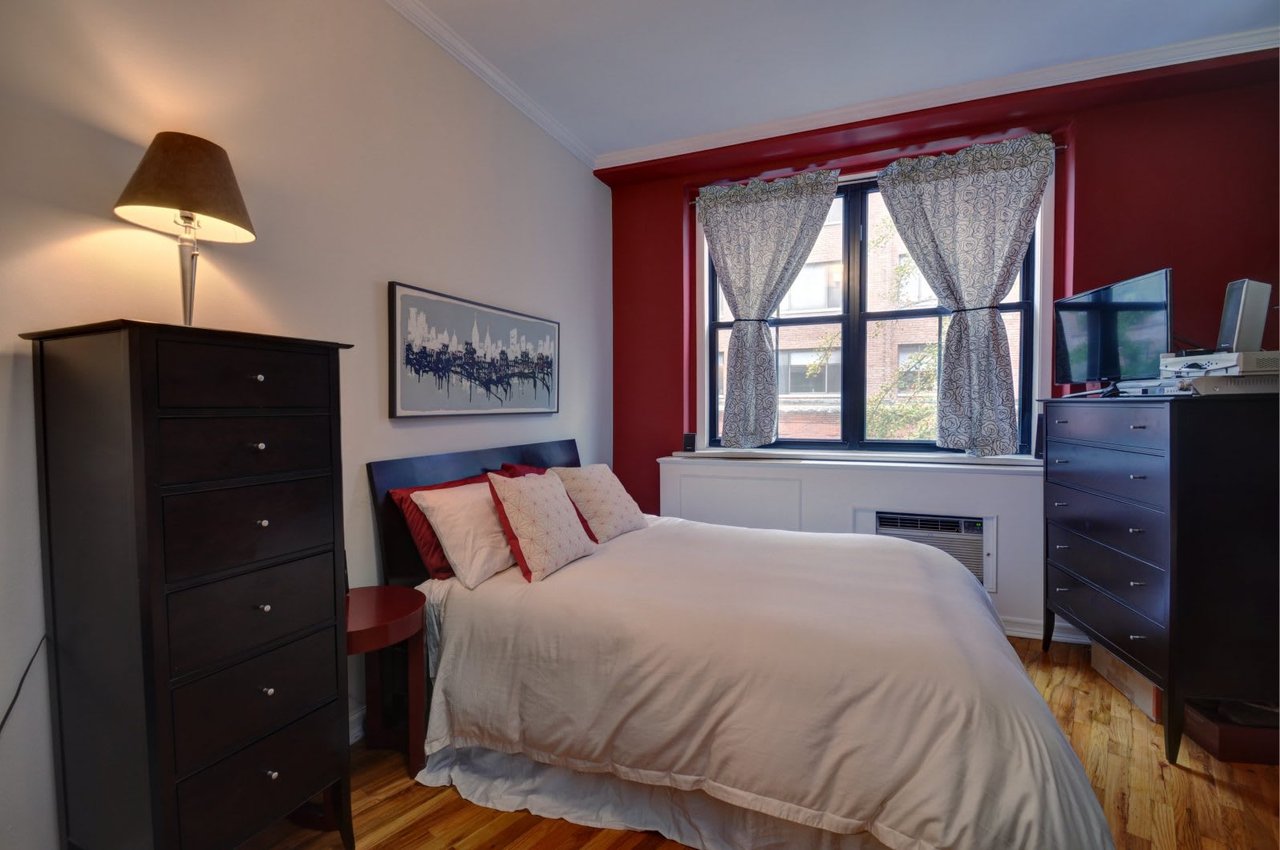 260 West 10th Street Unit 2A