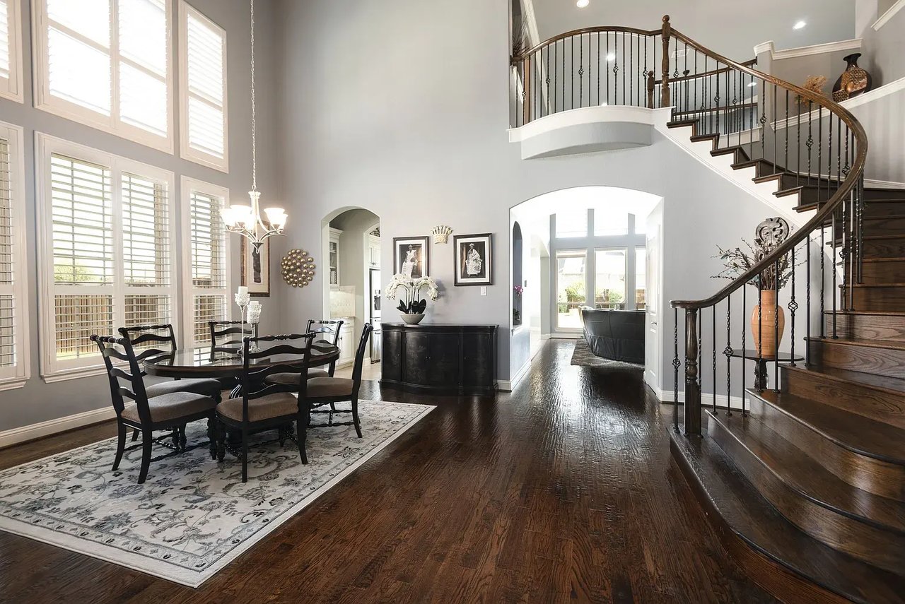 2296 Middle Town Ct