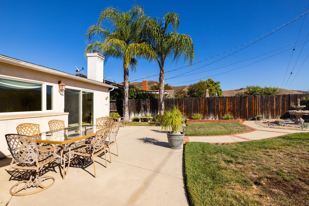 26114 Roymor Drive, Calabasas