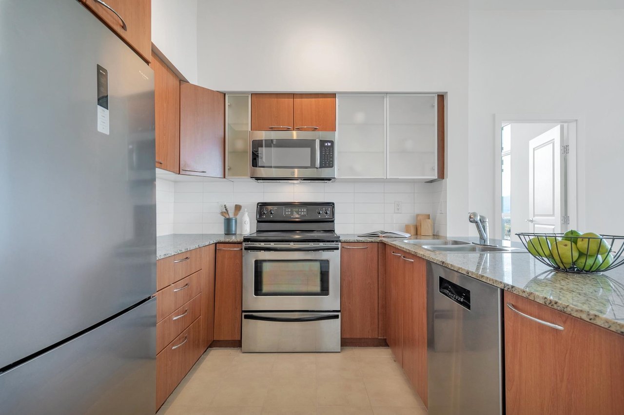 1251-1483 E King Edward Ave