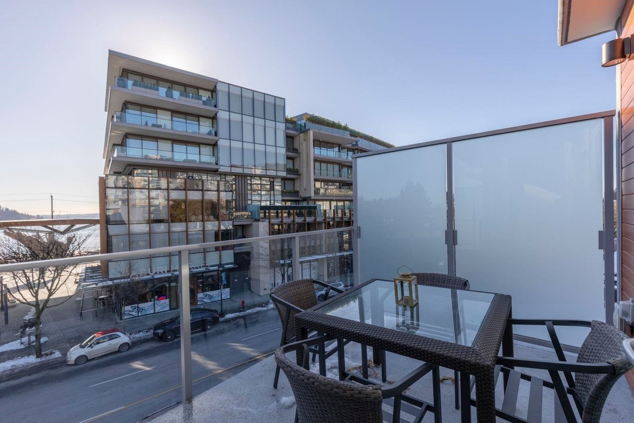 305-1331 Marine Dr