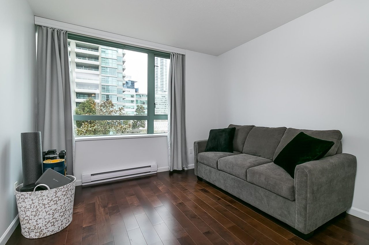 504-4388 Buchanan St