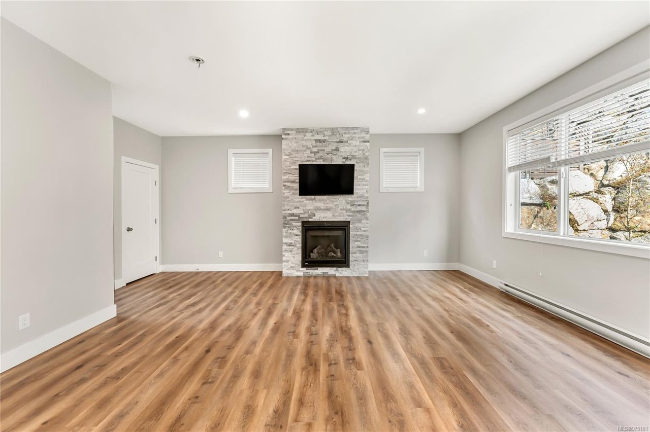 297 Lone Oak Pl