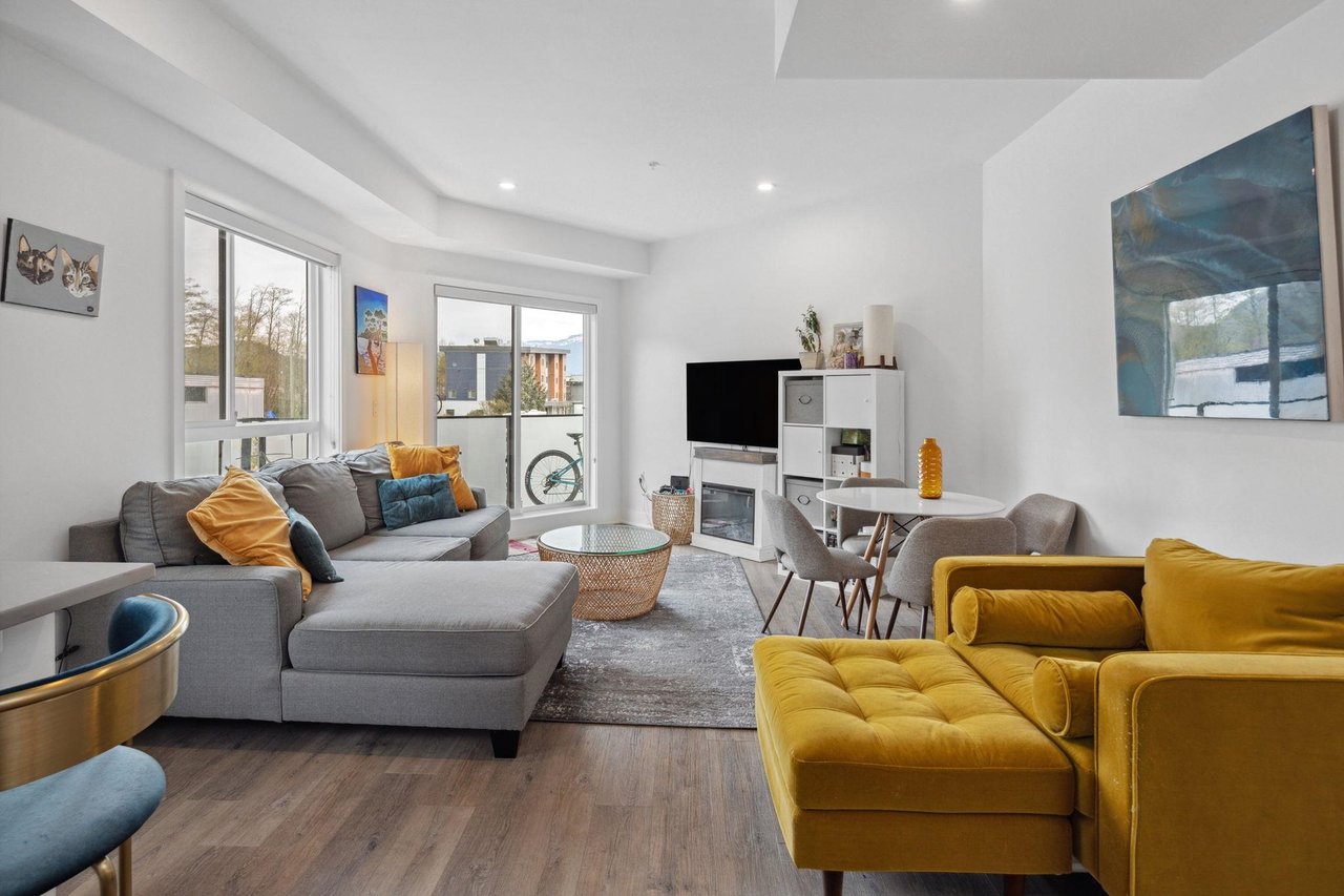 210-37808 Third Ave