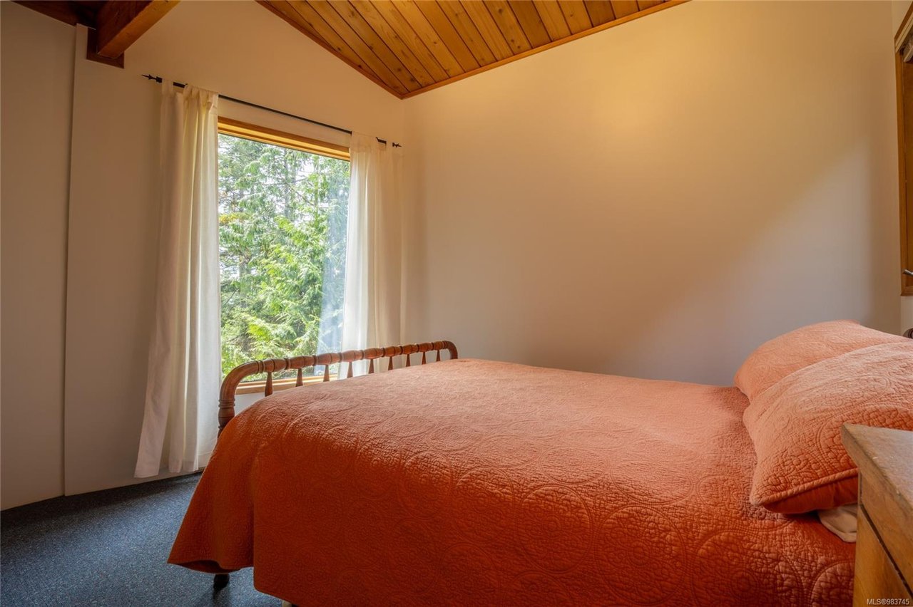 2637 Shoal Rd, Pender Island