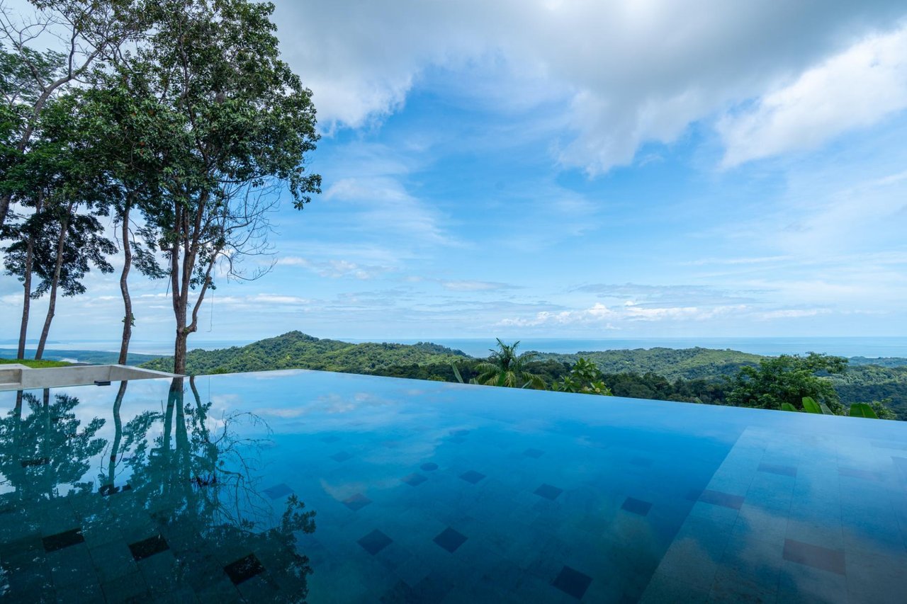 Private Solar Powered Ocean View Villa, Ojochal, Puntarenas