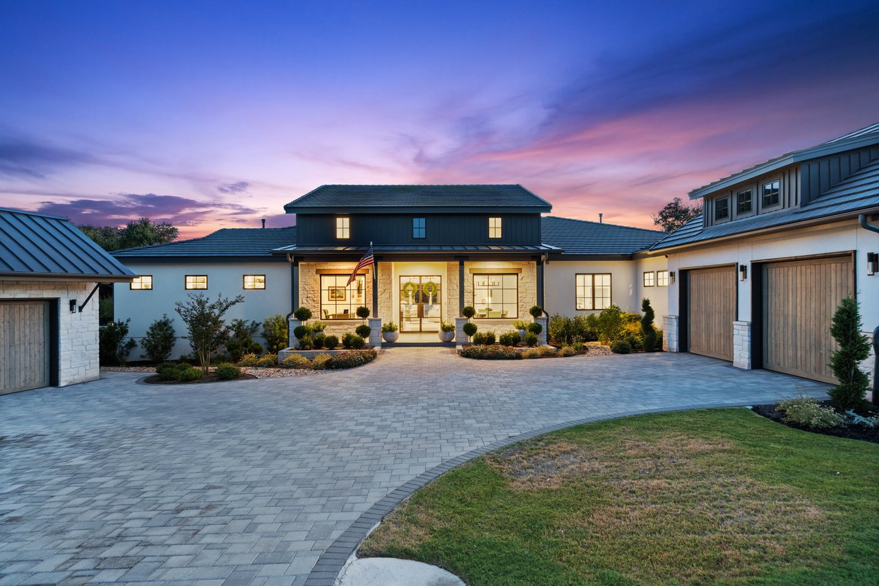 Austin-Elegance in Lake Travis ISD