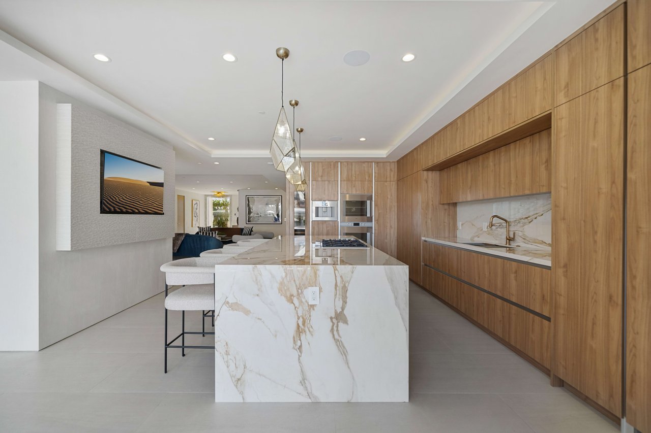 The Apex HH | 7115 Macapa Drive