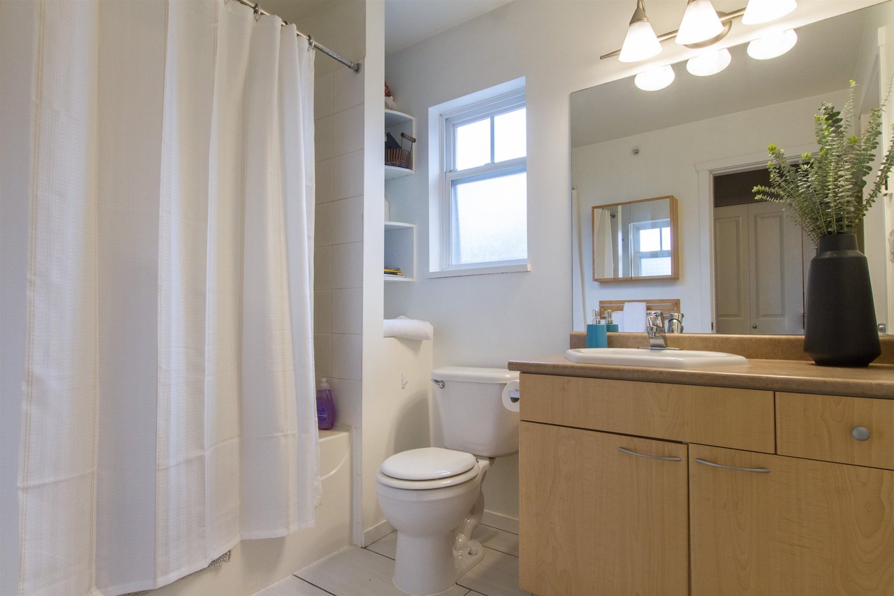 53-1821 Willow Cres