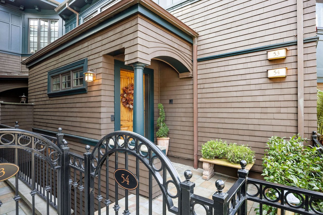 54 De Silva Island Drive