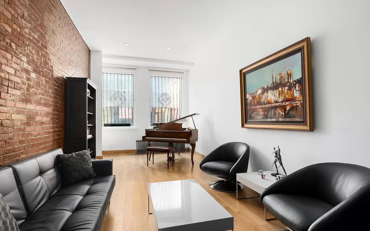 7 Dutch St, Apt 1