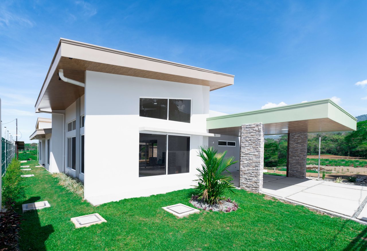 Uvita Paradise Brand New 3 Bedroom, 2.5 Bathroom Modern Home