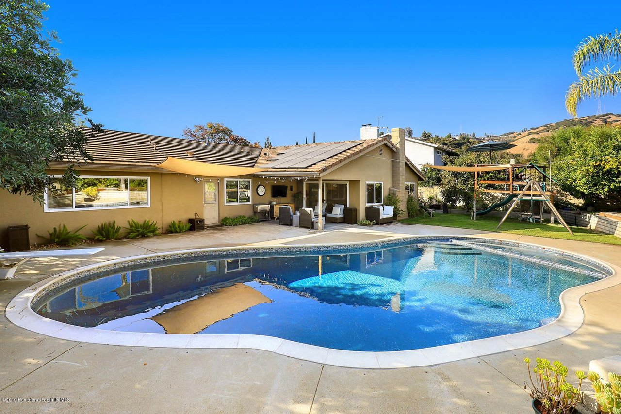 2412 San Fernando Ct