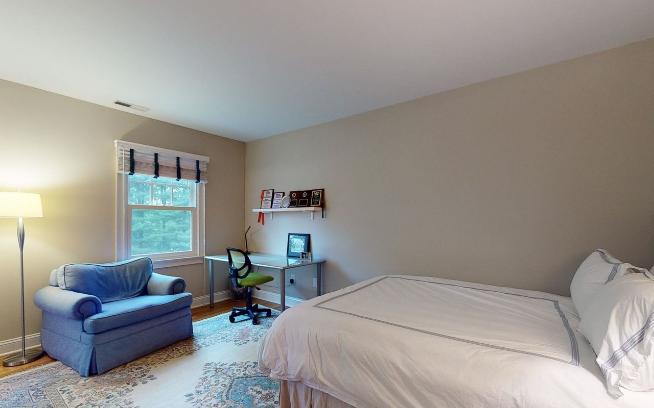 1615 Cross Highway