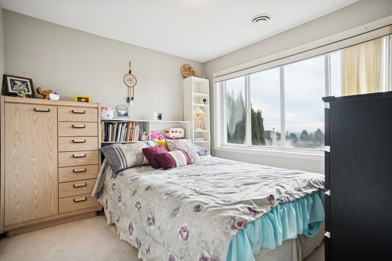 2085 Qualicum Dr