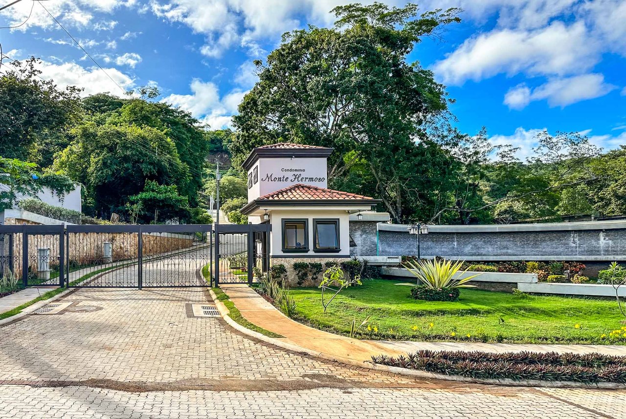 Serene Retreat near Playas del Coco