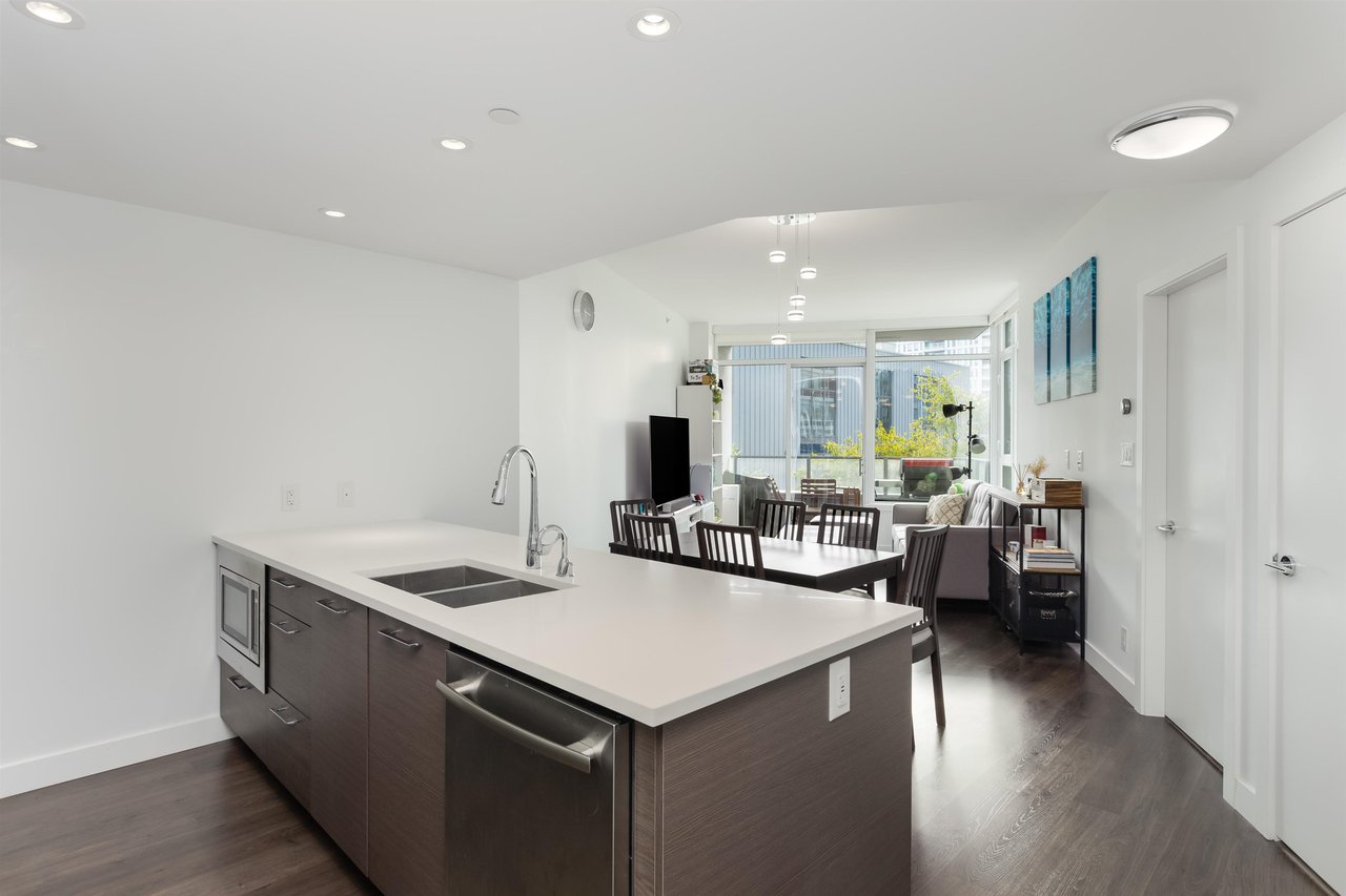 305-3557 Sawmill Cres
