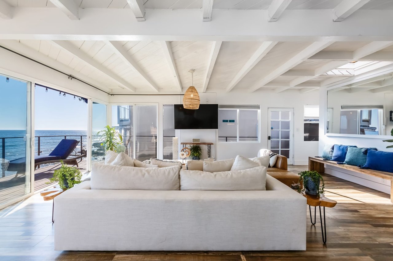 MALIBU BEACH HOUSE 50