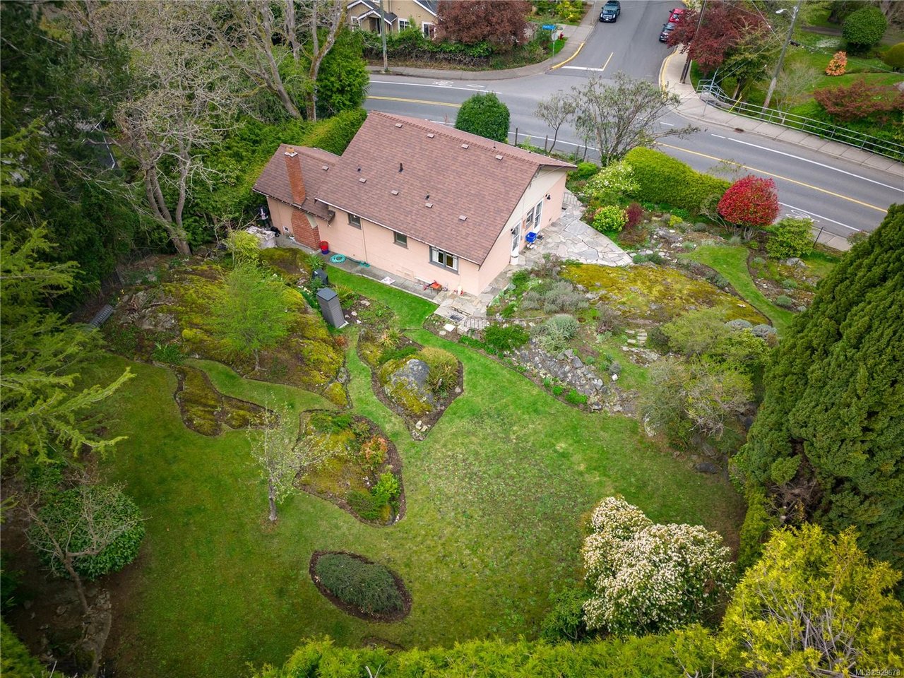 563 Foul Bay Rd