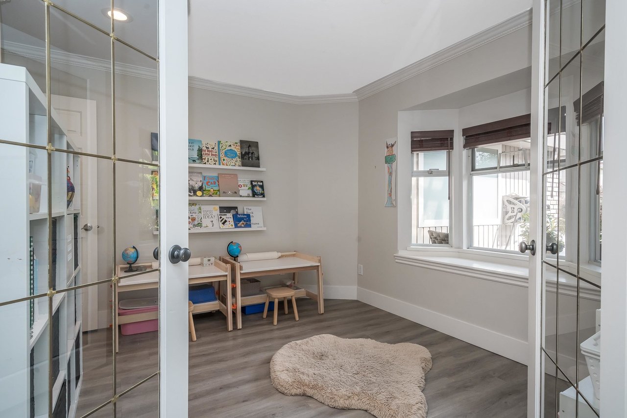 4553 66 St
