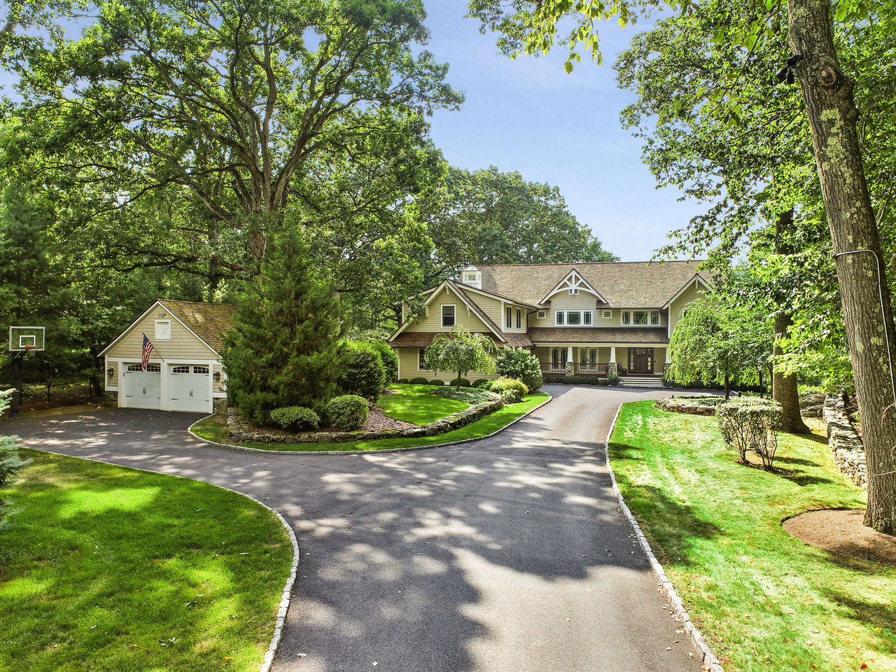 93 Round Hill Rd, Armonk NY