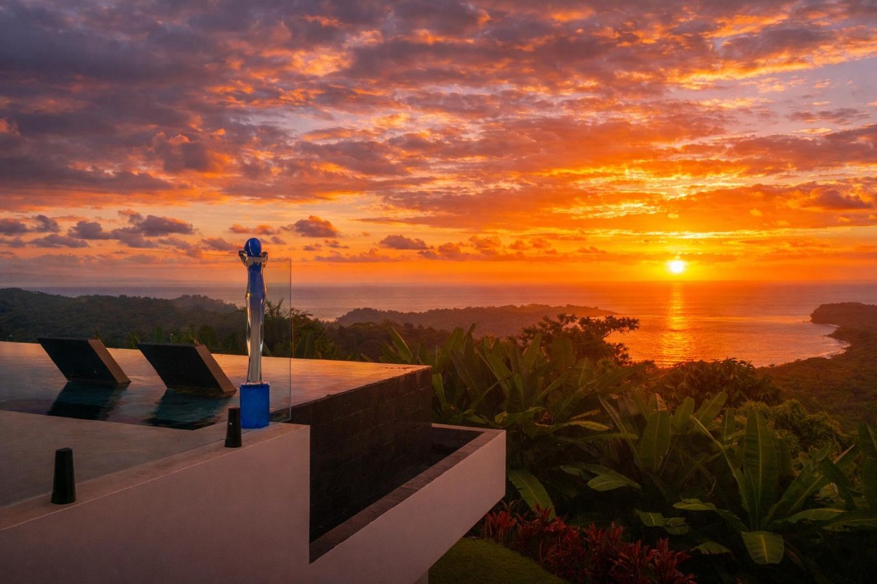 Private Solar Powered Ocean View Villa, Ojochal, Puntarenas
