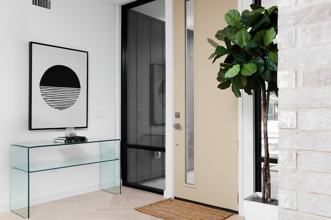 CRESTVIEW MODERN