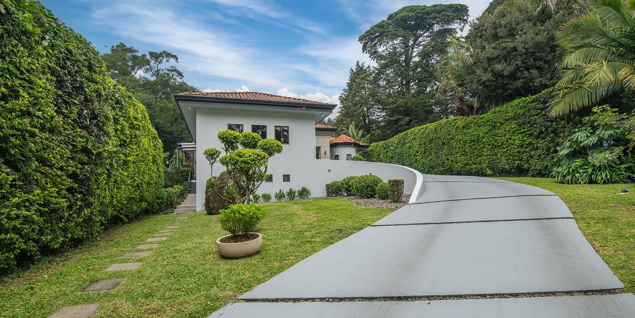 Contemporary Garden Home, Heredia