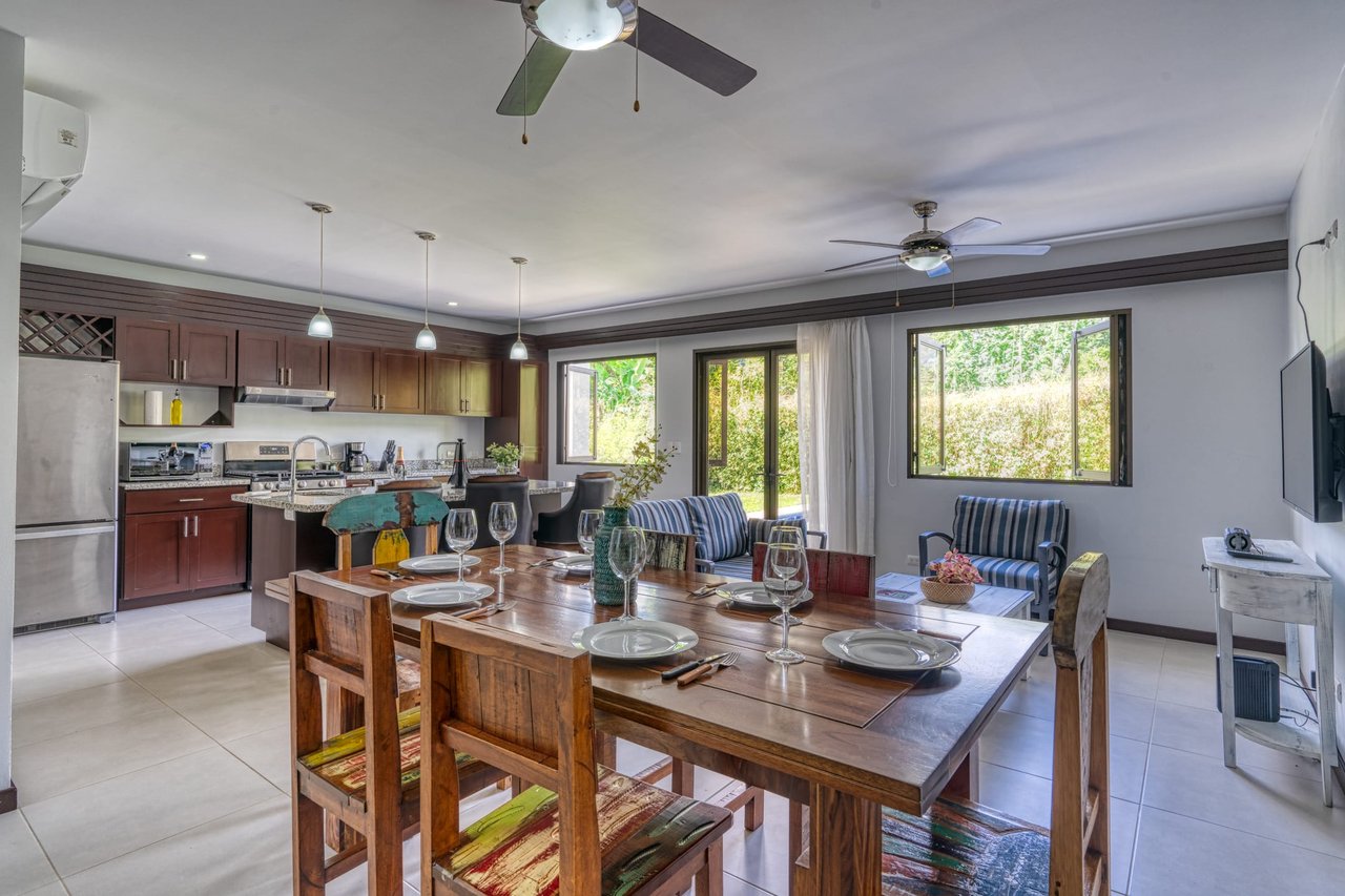 3 BEDROOM MODERN HOME WITH POOL WALKING DISTANCE TO EVERYTHING IN UVITA
