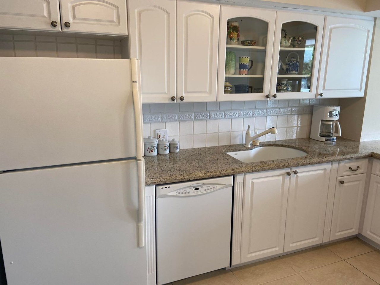 122 Lakeshore Drive #2320