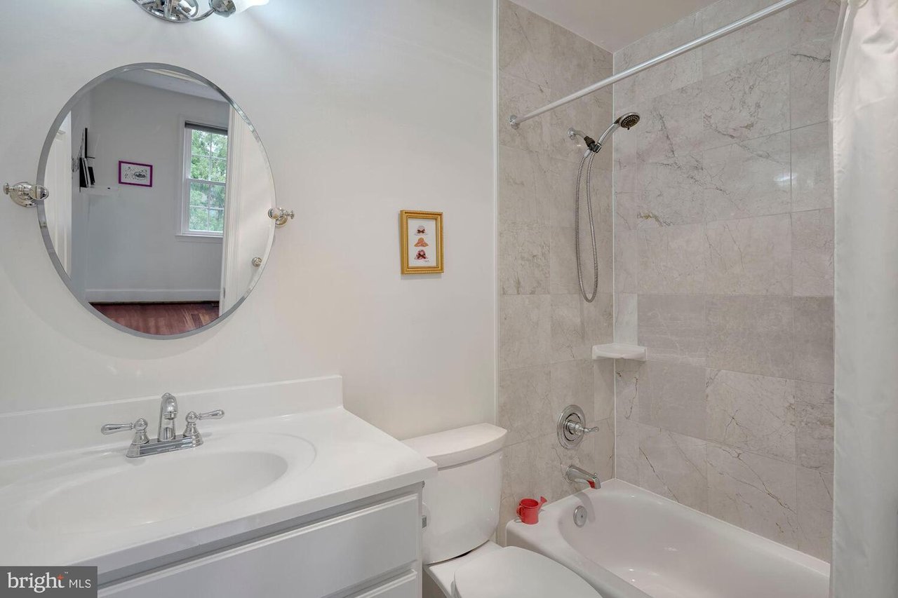 3275 Sutton Pl NW, #B
