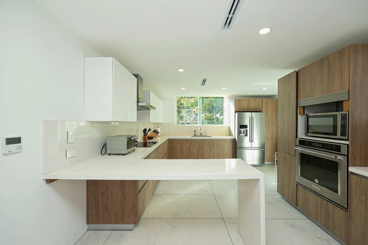 Price Value Opportunity, Escazu, San Jose