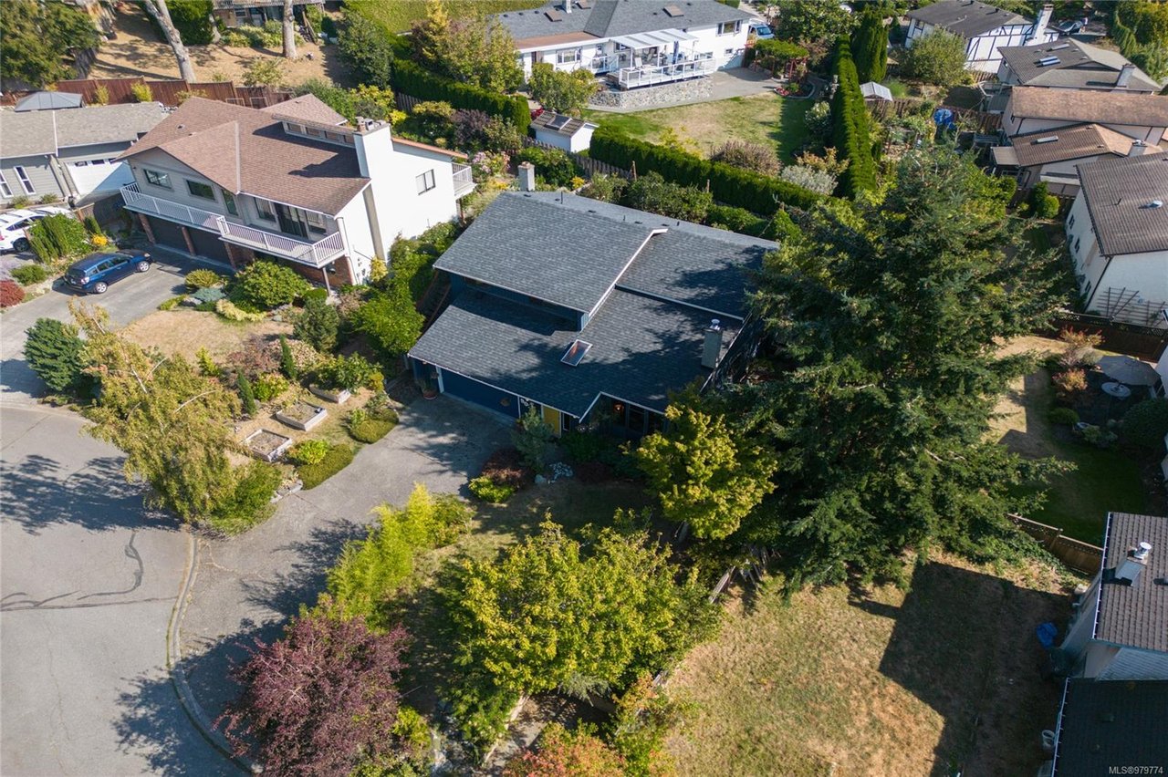 903 Graythorpe Pl