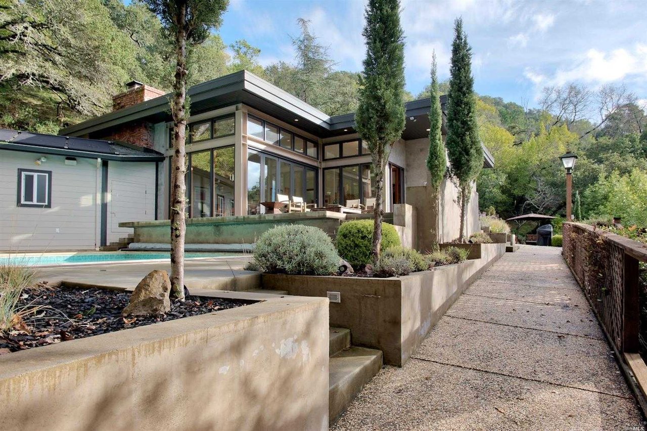 228 Deer Hollow Road