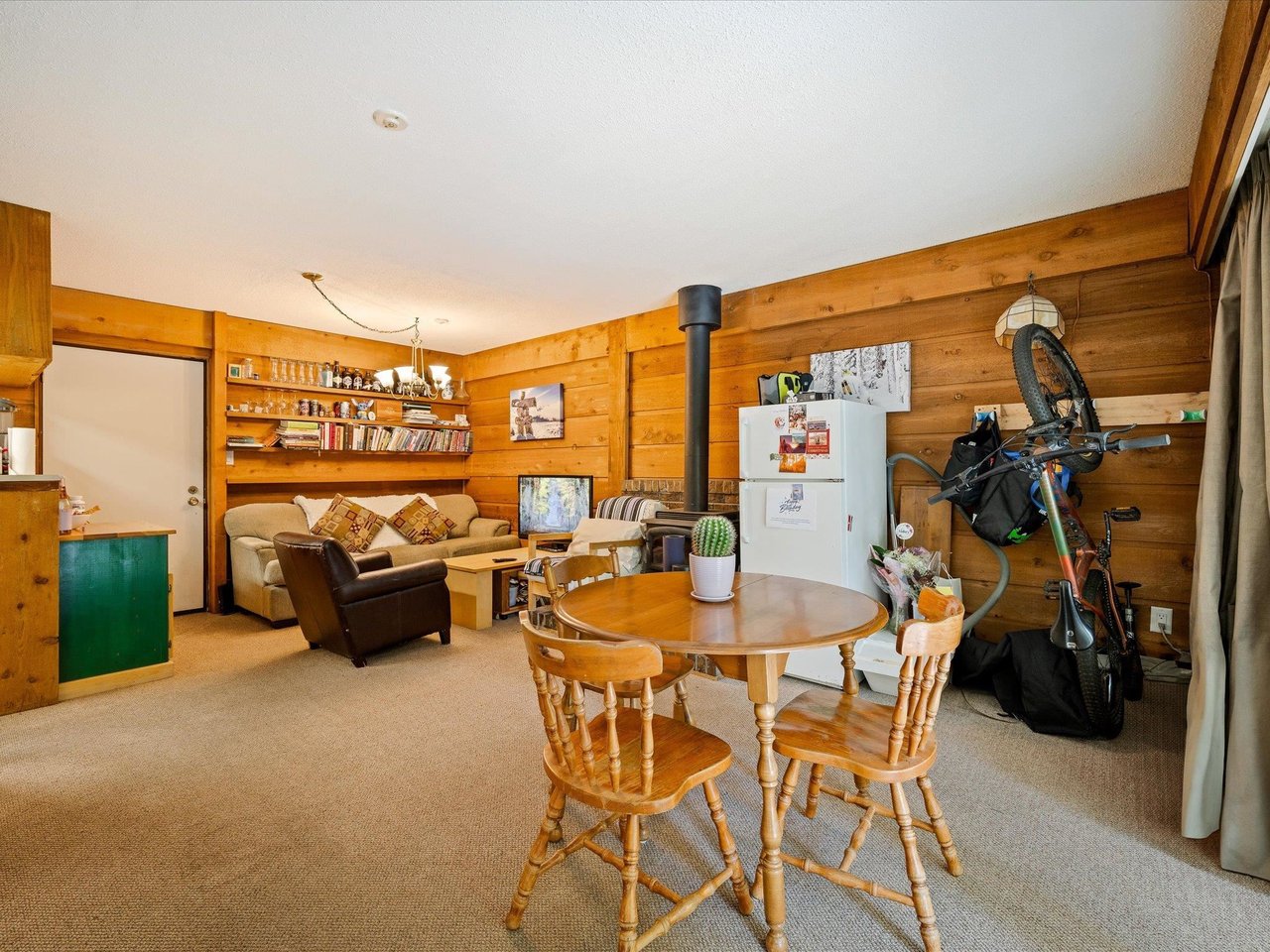 14-8073 Timber Ln
