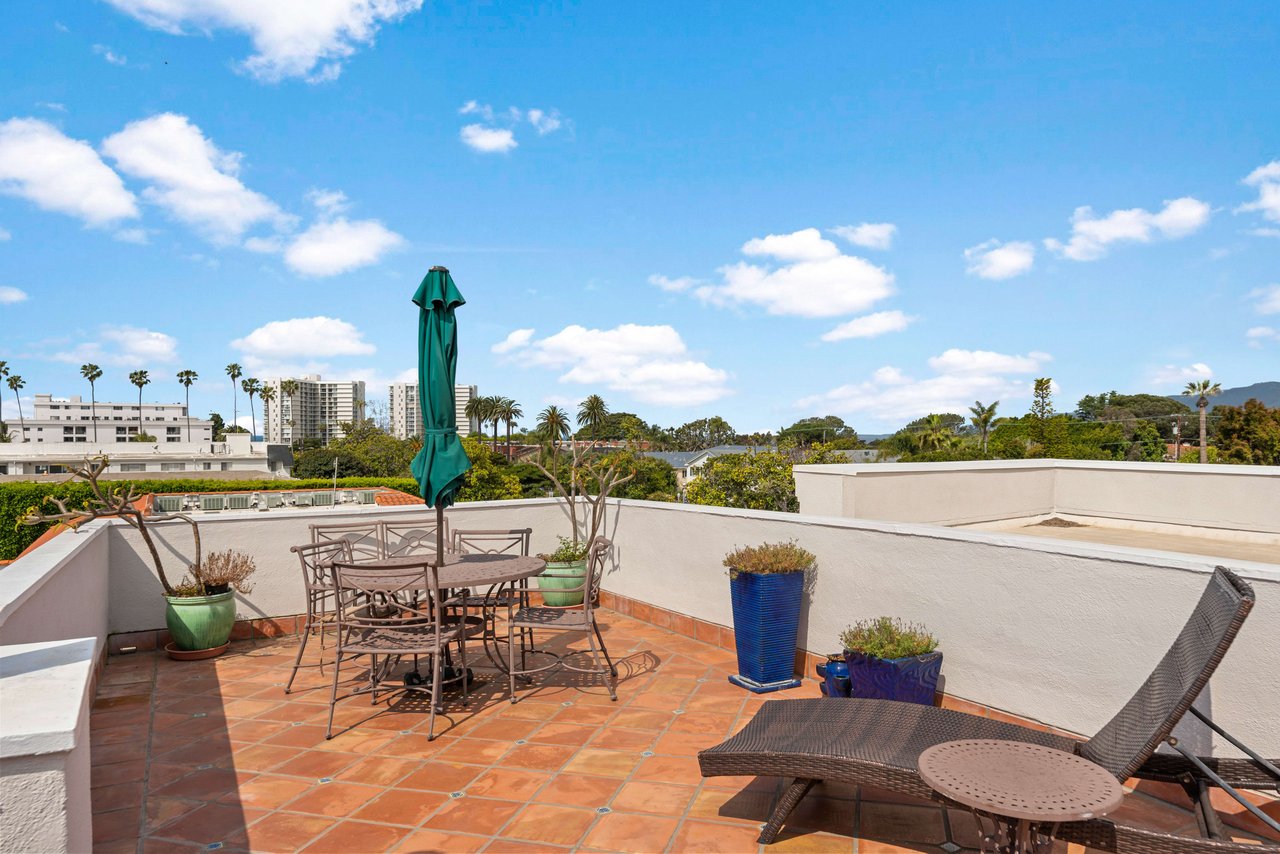  446 San Vicente Blvd #304