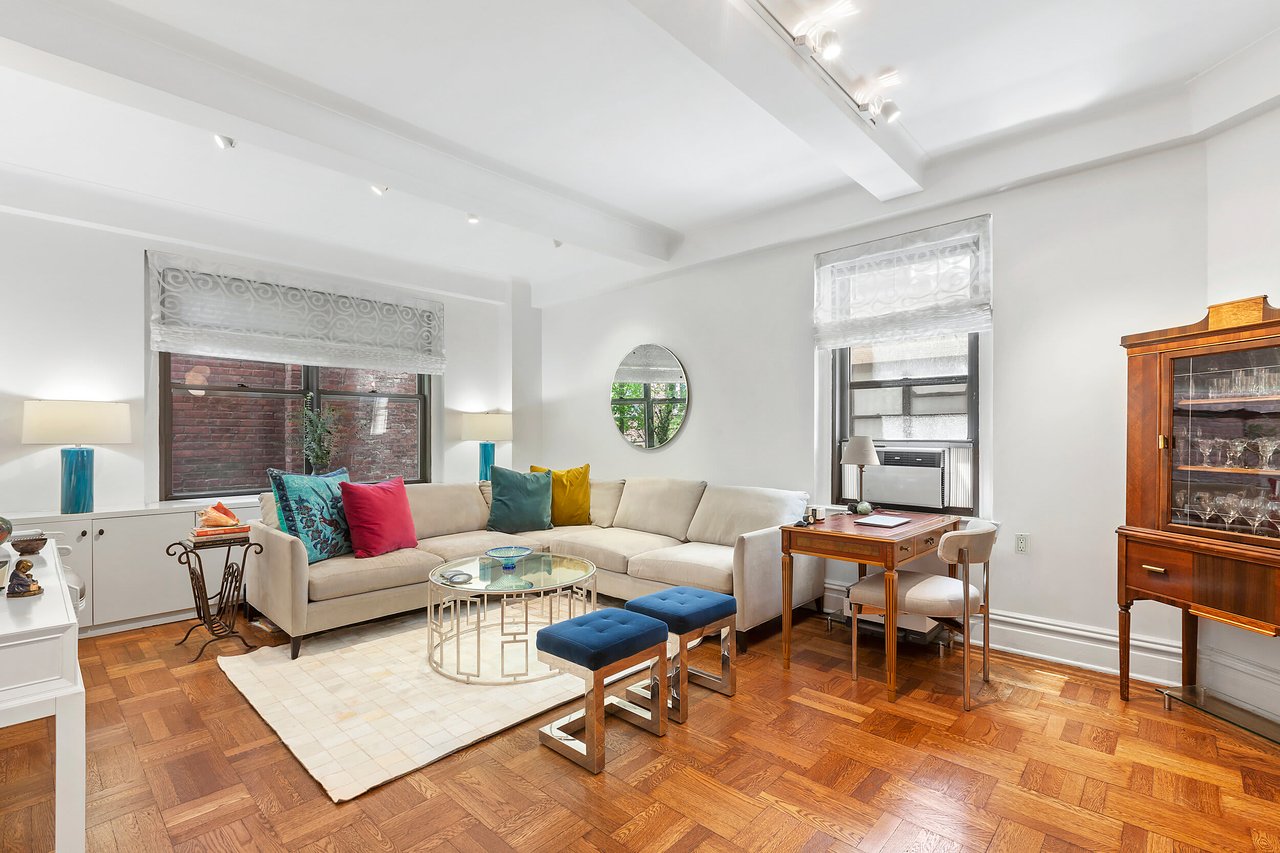 243 W 70th St #3D