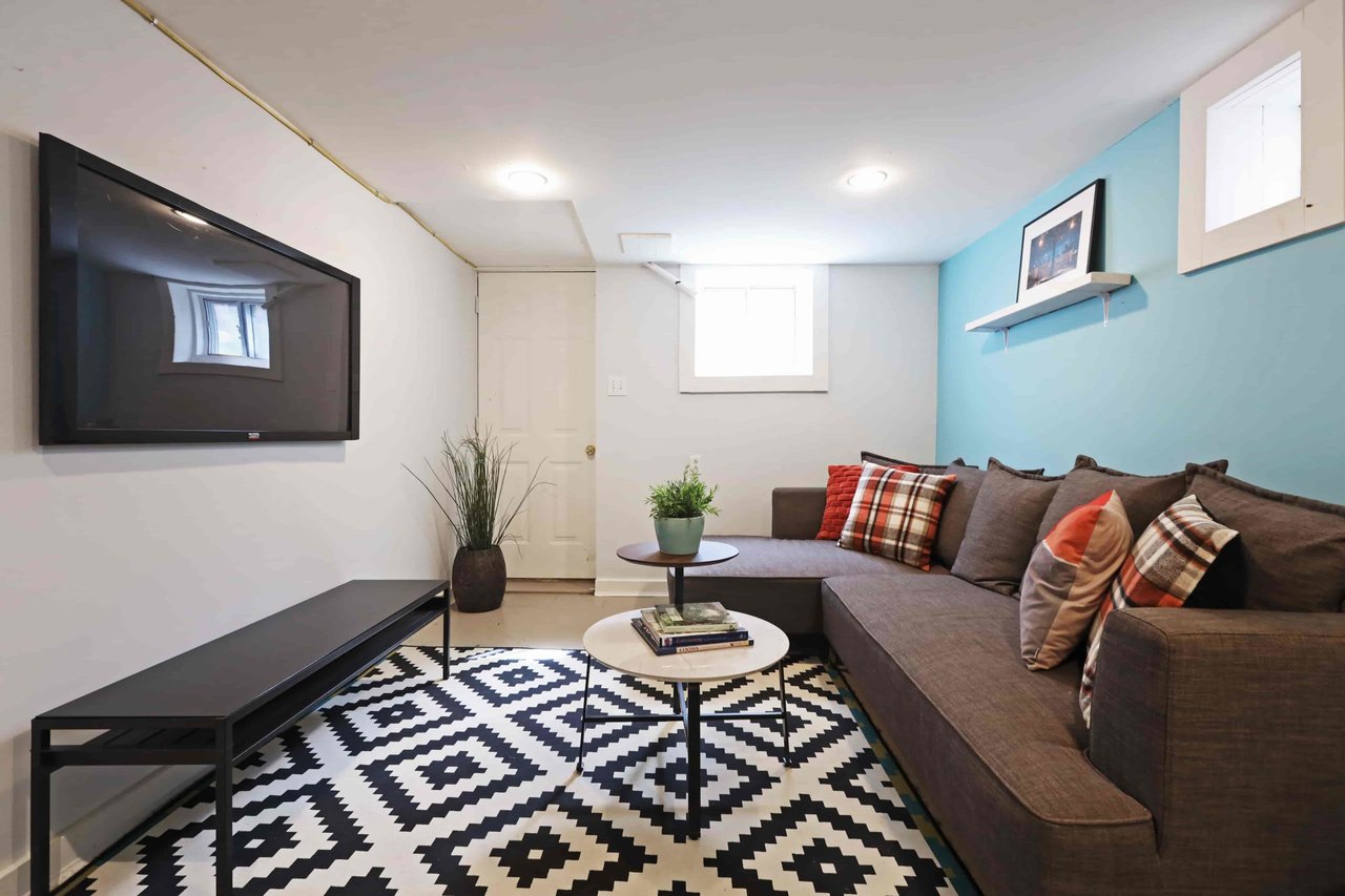 CHARMING DETACHED HOME